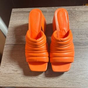 Circus by Sam Edelman Marlie Puffy Sandal Orange Size 8.5